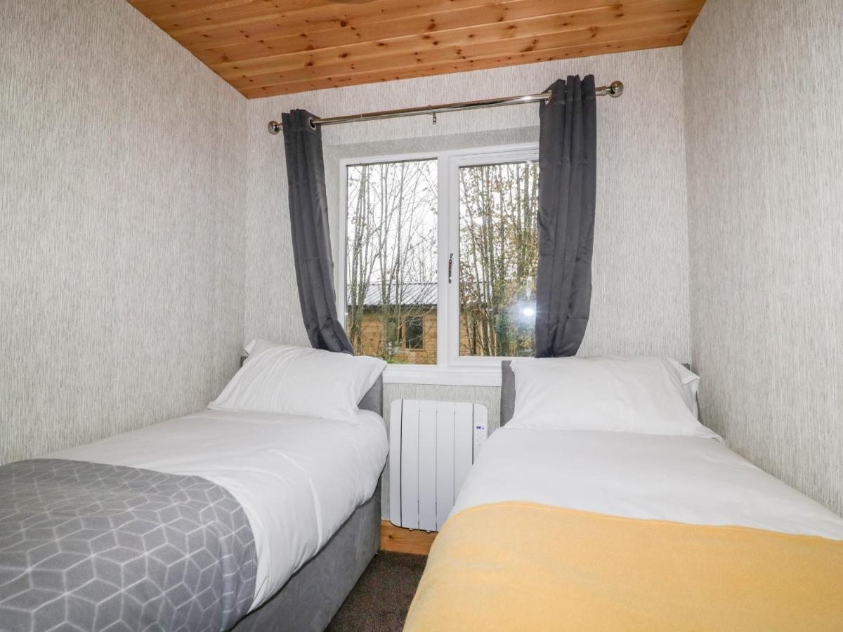 Lodge Three Труро Екстериор снимка